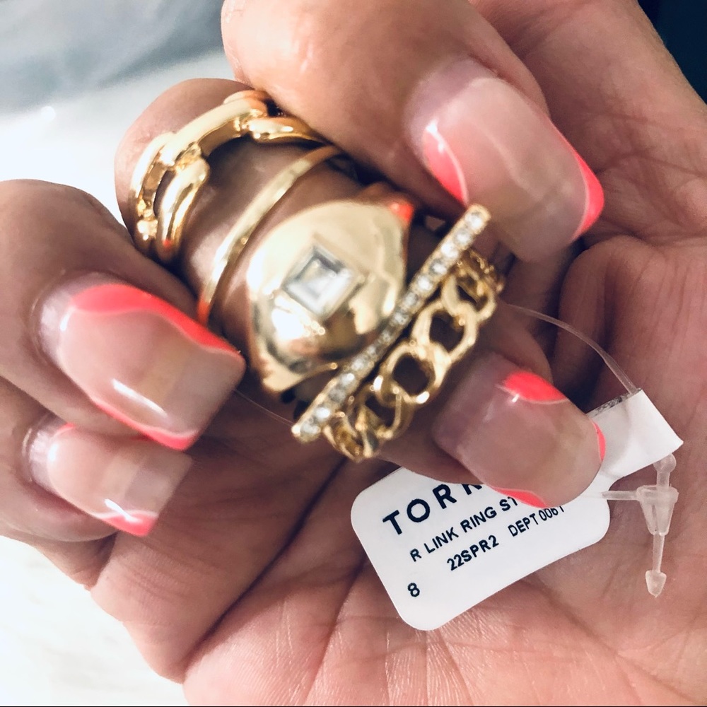 TORRID GOLD RING SET.SIZE 8 - Picture 5 of 5